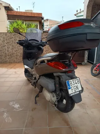 Yamaha XMAX 250 Negra/Gris Automática
