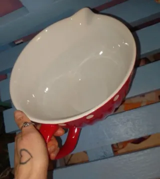 Ciotola rossa con pois bianchi