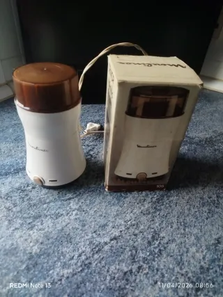 Molinillo de café Moulinex blanco.