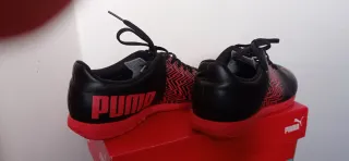 Zapatillas de fútbol sala, núm. 40.