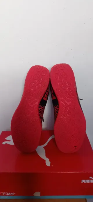 Zapatillas de fútbol sala, núm. 40.