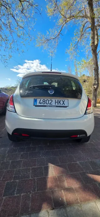 Lancia Ypsilon 2012