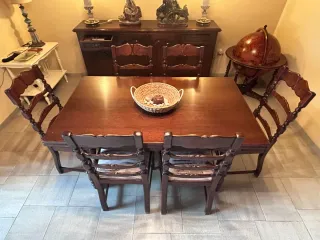 Mesa comedor extensible con 8 sillas de madera