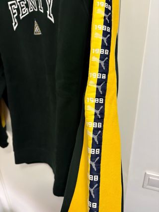 Rihanna FENTY X PUMA - Sudadera verde oversize 38