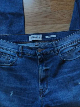 Vaqueros Pull&Bear desgastados, con rotos
