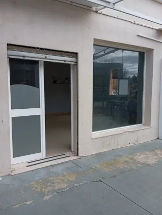 Alquilo local comercial 55m2