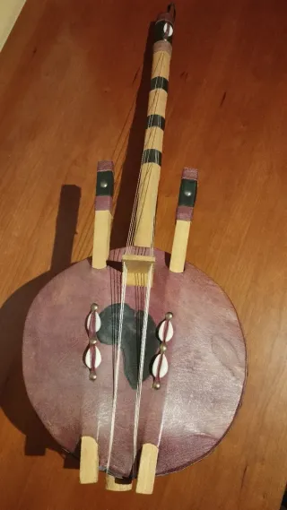 Instrumento musical africano de cuerdas de Camerún