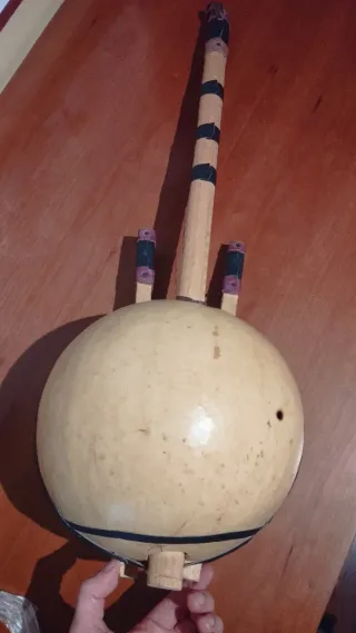 Instrumento musical africano de cuerdas de Camerún