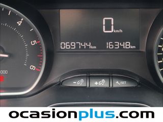 Peugeot 2008 BlueHDi 100 Style 73 kW (100 CV)