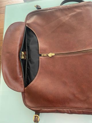 Portatrajes de cuero marrón