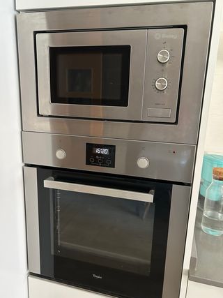 Horno Whirlpool y Microondas Balay
