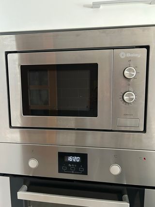 Horno Whirlpool y Microondas Balay