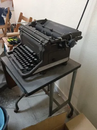 Máquina de escribir Underwood antigua