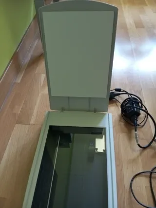 Escáner HP Scanjet 2400.