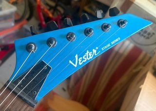Guitarra Eléctrica Vester Flying V Azul