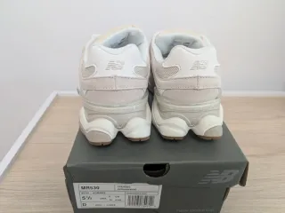 New Balance 9060 Beige (escucho ofertas)
