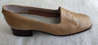Zapatos en piel beige. Talla:36