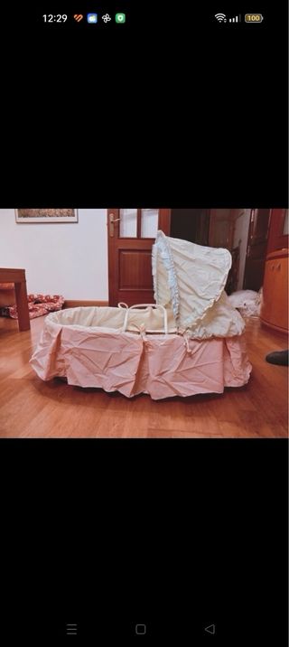 Moisés de mimbre para bebé