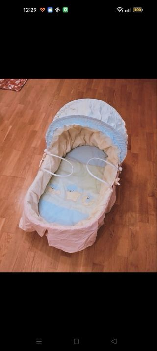 Moisés de mimbre para bebé