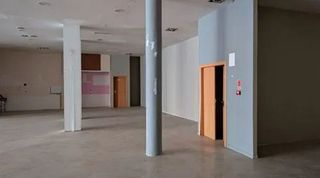 Local comercial en alquiler en Centro - Doña Mercedes en Dos Hermanas