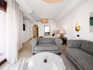 Casa adosada en alquiler en Nueva Andalucía centro en Marbella