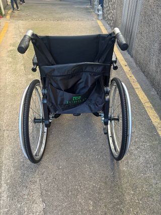 Silla de ruedas (nueva)