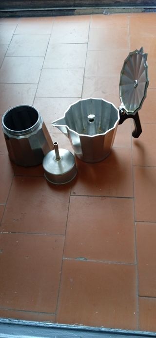 Cafetera de aluminio.