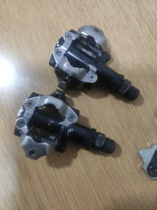 Pedales Shimano SPD con calas nuevas
