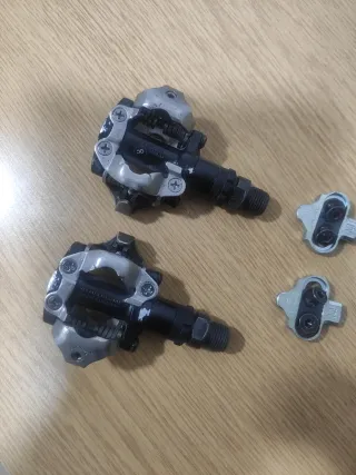 Pedales Shimano SPD con calas nuevas