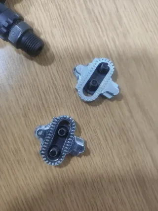 Pedales Shimano SPD con calas nuevas