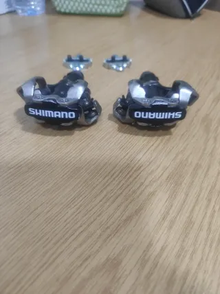 Pedales Shimano SPD con calas nuevas