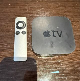 Apple TV con mando