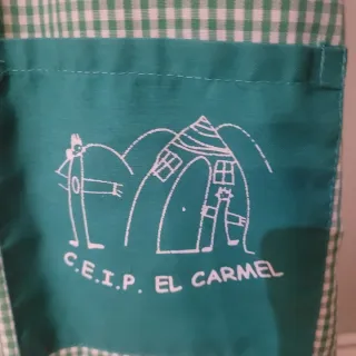 Bata escolar cuadros verdes y blancos