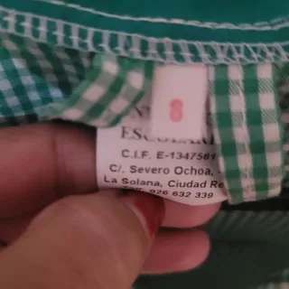 Bata escolar cuadros verdes y blancos