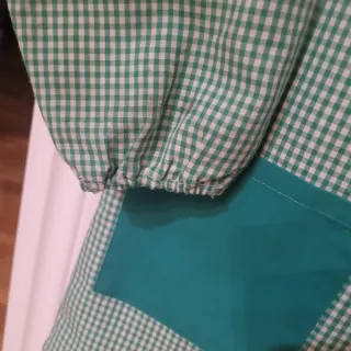 Bata escolar cuadros verdes y blancos
