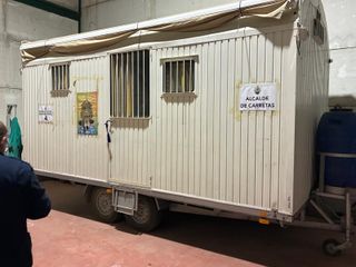 Remolque con 8 camas