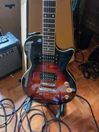 Guitarra Donner DLP 124, como nueva.