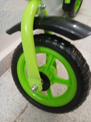 Bici de la falta el tornillo del sillin y esta sin
