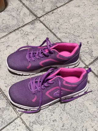 Zapatillas deportivas moradas y rosas T38