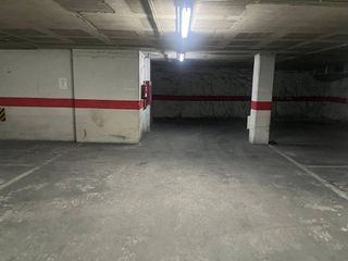 Garaje en alquiler en Eixample Nord – La Devesa en Girona