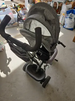 Triciclo infantil gris