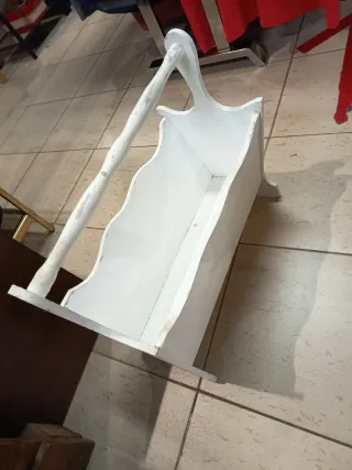Carrito auxiliar y revistero madera blanco