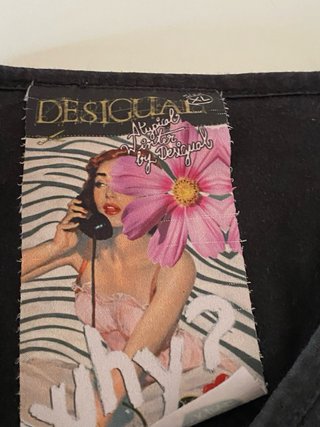 Maglietta Desigual nera e blu con mandala