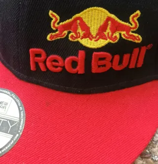 New Era Red Bull gorra Negra y Roja retro