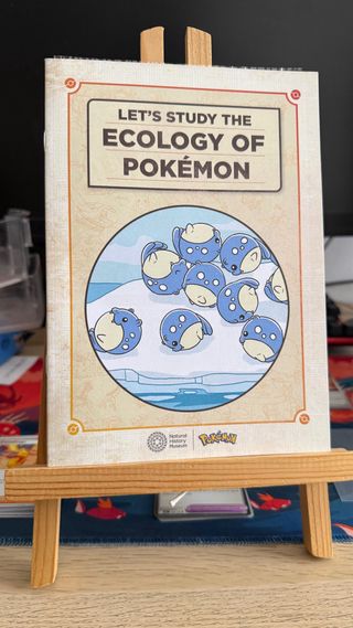 Carta Jumbo Pikachu at the Museum Pokémon