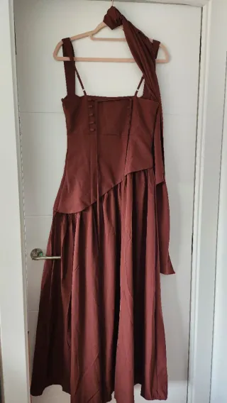 Vestido marrón elegante para ocasión