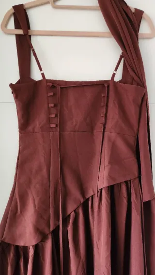 Vestido marrón elegante para ocasión