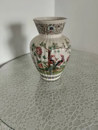 Jarrón de porcelana decorado