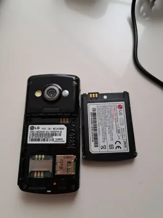 Teléfono Móvil LG KU800 Vodafone Vintage