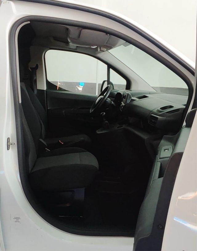 Alquiler de furgoneta Citroen Berlingo